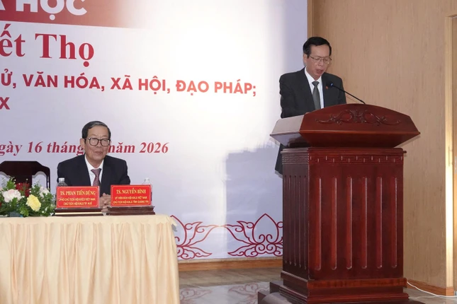 Tiến sĩ Phan Tiến Dũng, Phó Chủ tịch Hội Khoa học Lịch sử Việt Nam, Chủ tịch Hội Khoa học Lịch sử TP.Huế phát biểu