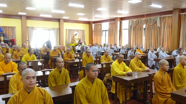 Tăng Ni sinh, học viên tham dự