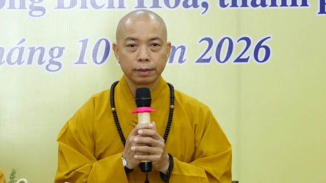 Thượng tọa Thích Quang Thạnh thay mặt Hội đồng Điều hành Học viện Phật giáo VN tại TP.HCM phát biểu