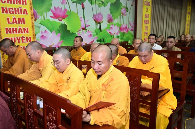 Chư Tăng Ni tham dự