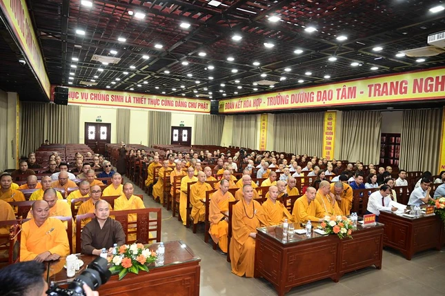 Chư tôn đức tham dự