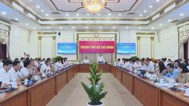 Quang cảnh buổi làm việc