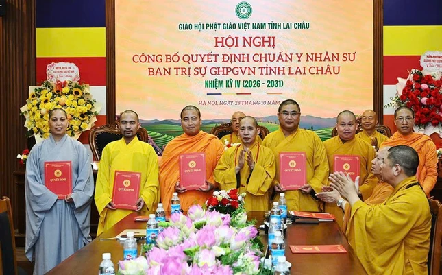 Trung ương GIáo hội trao quyết định chuẩn y nhân sự Ban Trị sự GHPGVN tỉnh Lai Châu, nhiệm kỳ 2026-2031