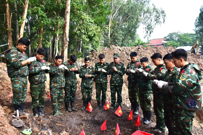 Các lực lượng đã phát hiện, quy tập được 862 hài cốt liệt sĩ (333 bộ có di vật) tại Công viên Lê Thị Riêng (phường Hòa Hưng, TP.HCM)
