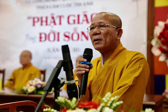 Thượng tọa Thích Đạo Hiển phát biểu