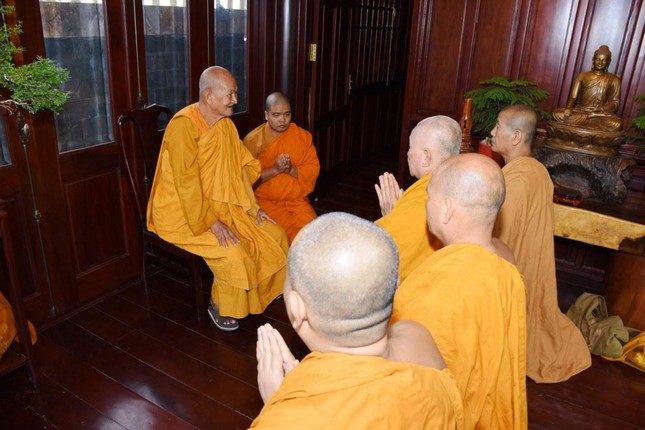 Chư tôn đức Giáo đoàn VI khánh tuế Hòa thượng Thích Giác Giới tại tổ đình Minh Đăng Quang (Vĩnh Long ) - Ảnh: Bích Đào