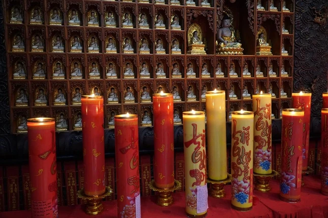 Cúng đèn cầu phước là tín ngưỡng được duy trì ở đây