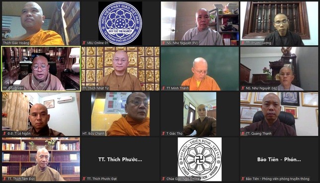 Chư tôn đức Hội đồng Điều hành tham dự phiên hợp trực tuyến - Ảnh: Lệ Ngôn Chư tôn đức Hội đồng Điều hành tham dự phiên hợp trực tuyến - Ảnh: Lệ Ngôn