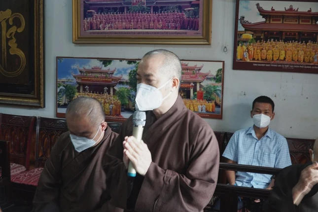 Thượng tọa Thích Quang Thạnh, truyền đạt ý kiến chỉ đạo từ ban Quản trị chùa
