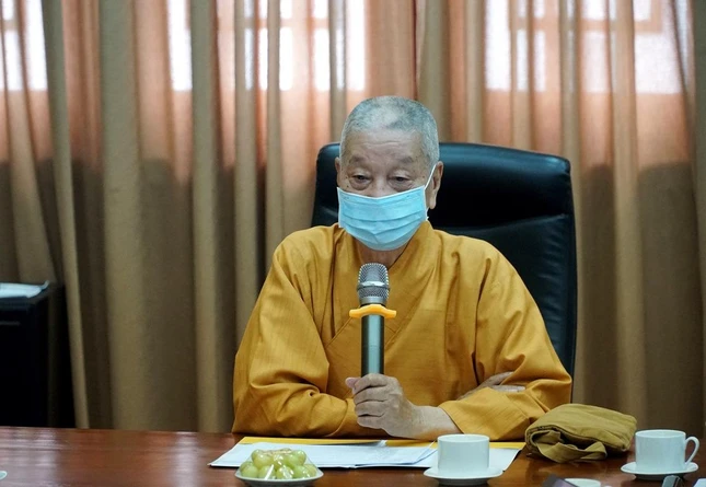 Trưởng lão Hòa thượng Thích Trí Quảng phát biểu chỉ đạo tại phiên họp