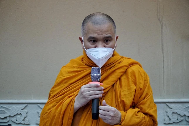 Thượng tọa Thích Giác Hoàng báo cáo công tác hành chánh và đào tạo