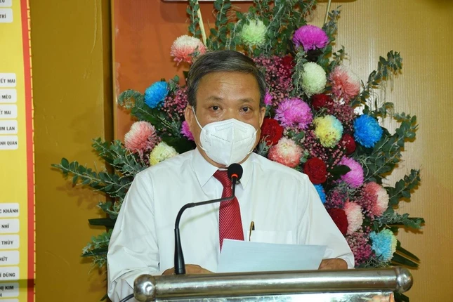 Ông Lê Văn Bảy, Chủ tịch UBMTTQVN quận có lời tri ân và động viên đến thân nhân các nạn nhân