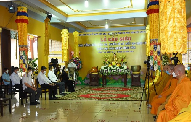 Lễ cầu siêu được tổ chức tại tổ đình Long Thạnh