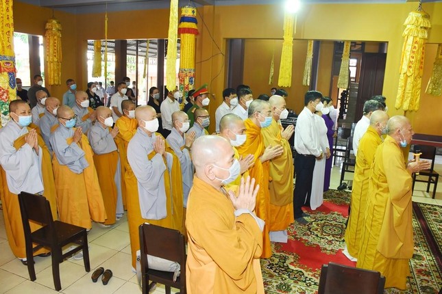 Gởi năng lượng lành để chuyển hóa và xoa dịu nỗi đau