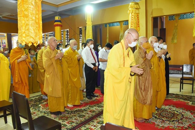 Hòa thượng Thích Huệ Thông chủ trì lễ cầu siêu cho các nạn nhân qua đời trong đại dịch