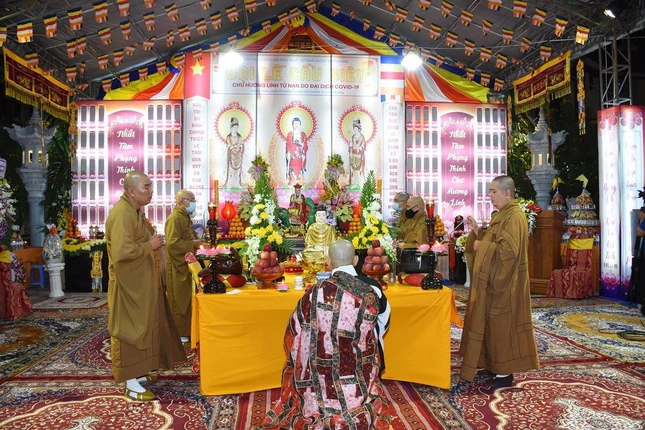 Ban Nghi lễ thực hiện lễ cầu siêu