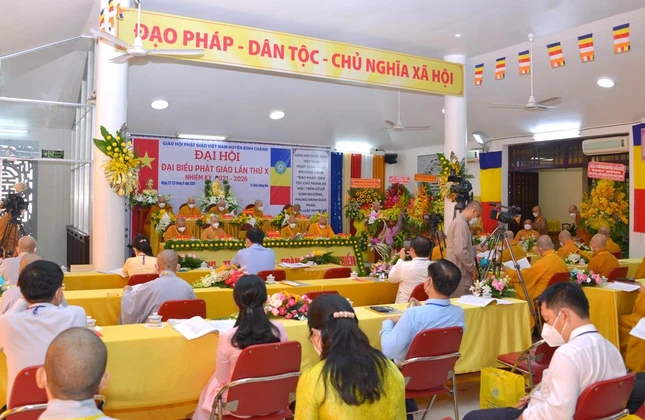Một số hình ảnh về phiên chính thức của Đại hội đại biểu Phật giáo huyện Bình Chánh lần thứ X, nhiệm kỳ 2021-2026