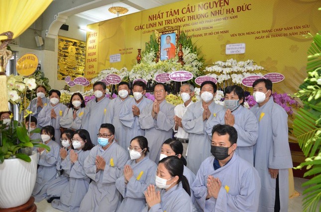 Những Phật tử hữu duyên được thân cận và làm quyến thuộc trong ngôi nhà Chánh pháp cùng Ni trưởng tân viên tịch