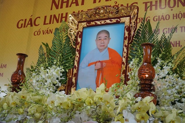 Người đi dấu vết chưa nhòa