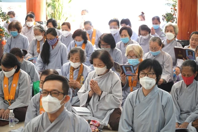 Đạo tràng có 17 chúng và 6 Tổ Nghi lễ với gần 1.000 Phật tử tham gia