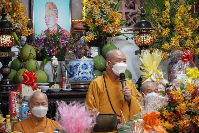 Hòa thượng Thích Huệ Minh ban đạo từ