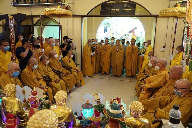 Môn đồ pháp quyến dâng lời tác bạch cung thỉnh Môn đồ pháp quyến dâng lời tác bạch cung thỉnh