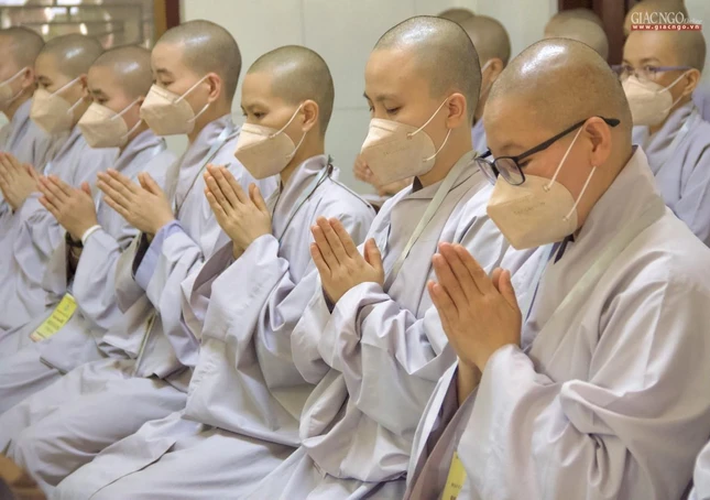 Lắng nghe những lời giáo giới trước khi bước vào kỳ khảo hạch Lắng nghe những lời giáo giới trước khi bước vào kỳ khảo hạch