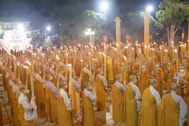 Vô minh xoa tan, mở khai trí tuệ, viên thành Phật đạo Vô minh xoa tan, mở khai trí tuệ, viên thành Phật đạo