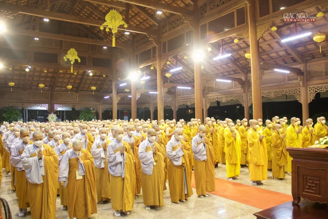 Niệm Phật cầu gia hộ