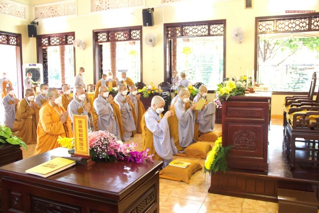 Tấn đàn truyền Sa-di-ni giới