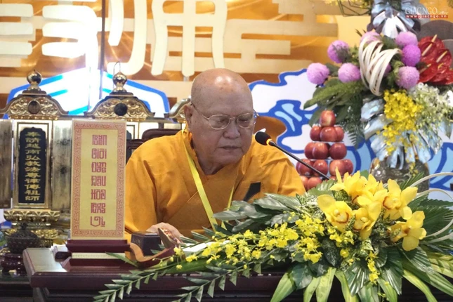 Hòa thượng Đường đầu trao truyền 10 giới tướng đến các Sa-di