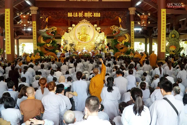 Truyền tam quy và thập thiện Truyền tam quy và thập thiện