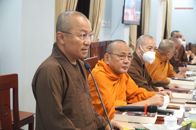 Thượng tọa Thích Nhật Từ, Phó Viện trưởng Thường trực trình bày kế hoạch tổ chức lễ tốt nghiệp Thượng tọa Thích Nhật Từ, Phó Viện trưởng Thường trực trình bày kế hoạch tổ chức lễ tốt nghiệp