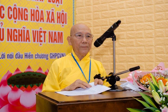 Hòa thượng Thích Trí Thắng trình danh sách nhân sự dự kiến