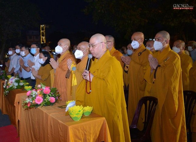 Chư tôn đức Tăng và lãnh đạo chính quyền tham dự Chư tôn đức Tăng và lãnh đạo chính quyền tham dự