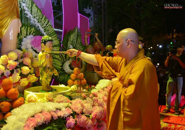 Mộc dục kim thân sơ sanh bảo tướng Mộc dục kim thân sơ sanh bảo tướng