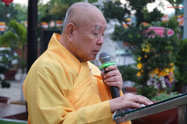 Hòa thượng Thích Thiện Thái cung tuyên Thông điệp Phật đản của Đức Quyền Pháp chủ GHPGVN