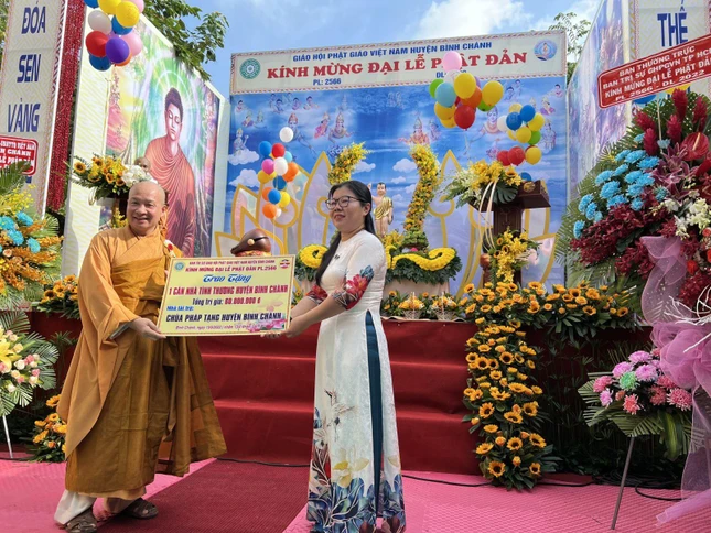 Chùa Pháp Tạng tặng căn nhà tình thương trị giá 60 triệu đồng