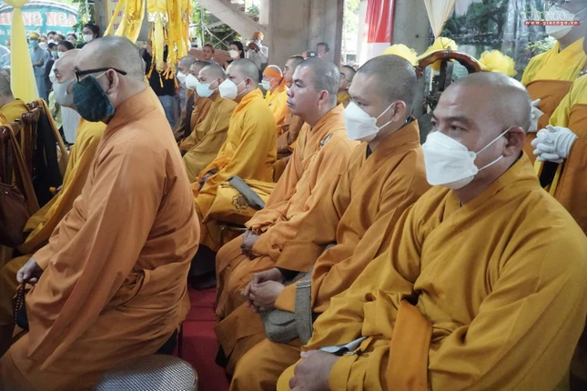 Chư tôn đức tham dự lễ truy niệm Chư tôn đức tham dự lễ truy niệm