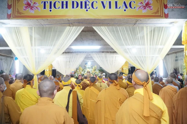 Tại lễ đường Tại lễ đường