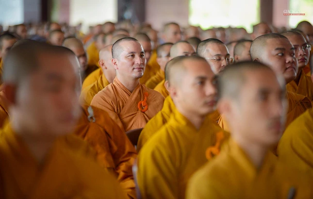 Niềm hân hoan được tu học cùng các bậc thân giáo sư của mình