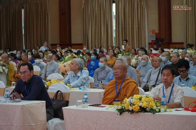 Các đại biểu học giả và nhà nghiên cứu tham dự Hội thảo