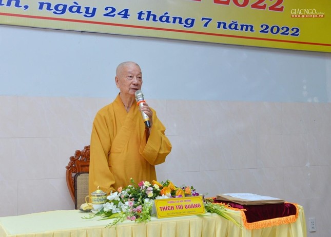 Trưởng lão Hòa thượng Thích Trí Quảng, Quyền Pháp chủ GHPGVN, Viện trưởng ban đạo từ sách tấn Tăng Ni thí sinh trước giờ làm bài