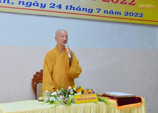 Trưởng lão Hòa thượng Thích Trí Quảng, Quyền Pháp chủ GHPGVN, Viện trưởng ban đạo từ sách tấn Tăng Ni thí sinh trước giờ làm bài