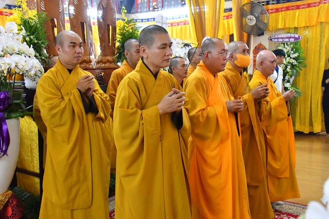 Ban Trị sự Phật giáo quận Tân Bình kính viếng