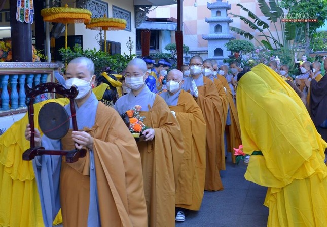 Môn đồ pháp quyến cung thỉnh chư tôn đức quang lâm giác linh đường