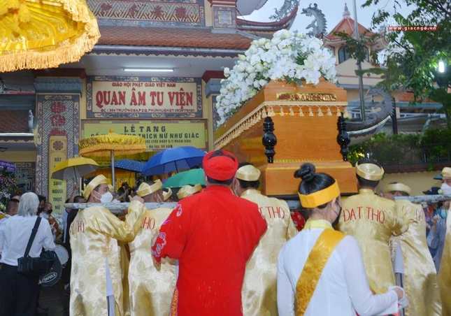 Thầy đi dấu vết chưa nhòa, tông phong tổ ấn gởi cùng non sông