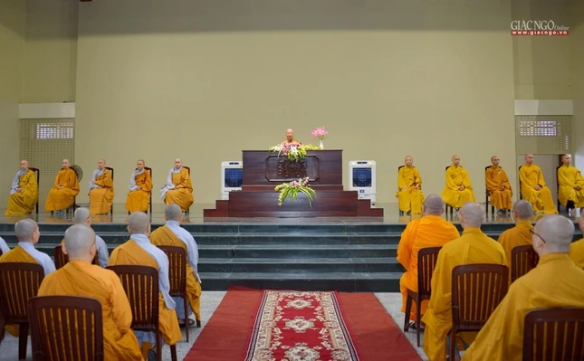 Đức Quyền Pháp chủ GHPGVN có thời pháp thoại về ý nghĩa tri ân và cầu nguyện trong mùa Vu lan - Báo hiếu