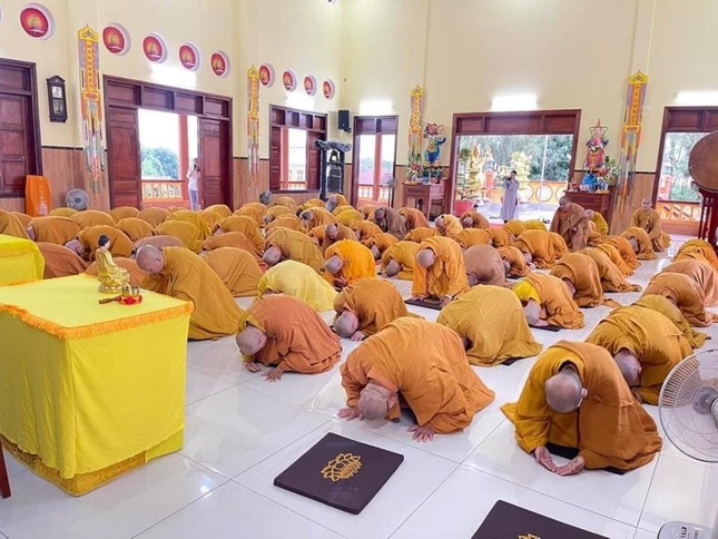 Ngũ thể đầu địa, tâm thành kính và chí thành