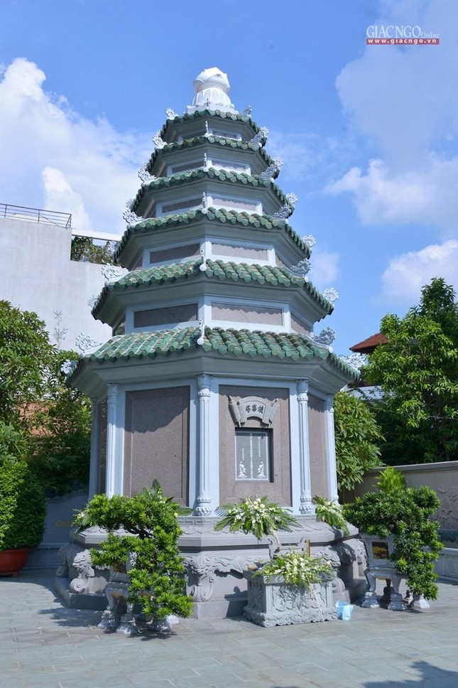 "Cái gì là Lõi cây, cái ấy sẽ tôn tại lâu dài" "Cái gì là Lõi cây, cái ấy sẽ tôn tại lâu dài"